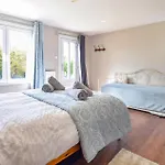 2 Bedroom In Passais-villages Feriehus Saint-Siméon